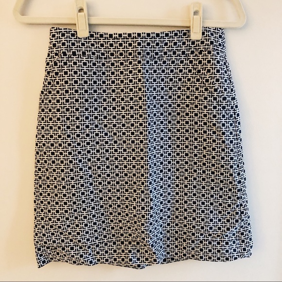 Banana Republic Dresses & Skirts - Banana Republic Navy and White Pencil Skirt